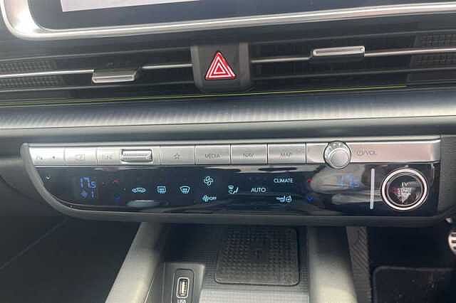 Hyundai IONIQ 6 77.4kWh Premium Saloon 4dr Electric Auto (228 ps) Silver