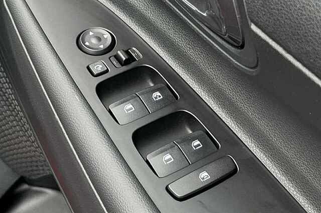 Hyundai BAYON 1.0 T-GDi MHEV Premium SUV 5dr Petrol Hybrid DCT Euro 6 (s/s) (100 ps)