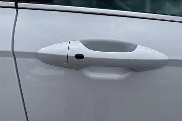 Hyundai KONA 1.6 h-GDi Ultimate SUV 5dr Petrol Hybrid DCT Euro 6 (s/s) (129 ps)