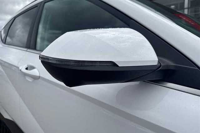 Hyundai KONA 1.6 h-GDi Ultimate SUV 5dr Petrol Hybrid DCT Euro 6 (s/s) (129 ps)