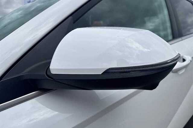 Hyundai KONA 1.6 h-GDi Ultimate SUV 5dr Petrol Hybrid DCT Euro 6 (s/s) (129 ps)