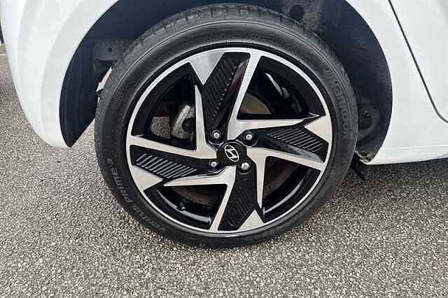 Hyundai i10 1.0 Premium Hatchback 5dr Petrol Auto Euro 6 (s/s) (63 ps)