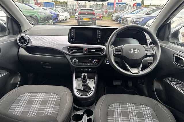 Hyundai i10 1.0 Premium Hatchback 5dr Petrol Auto Euro 6 (s/s) (63 ps)