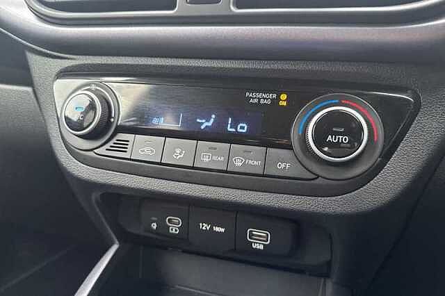 Hyundai i10 1.0 Premium Hatchback 5dr Petrol Auto Euro 6 (s/s) (63 ps)