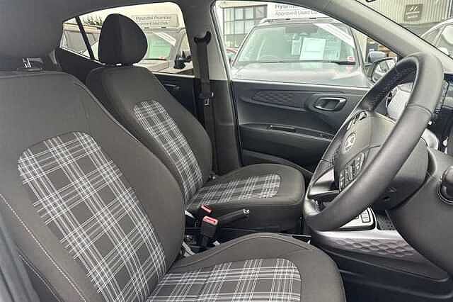 Hyundai i10 1.0 Premium Hatchback 5dr Petrol Auto Euro 6 (s/s) (63 ps)