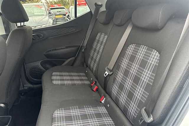 Hyundai i10 1.0 Premium Hatchback 5dr Petrol Auto Euro 6 (s/s) (63 ps)