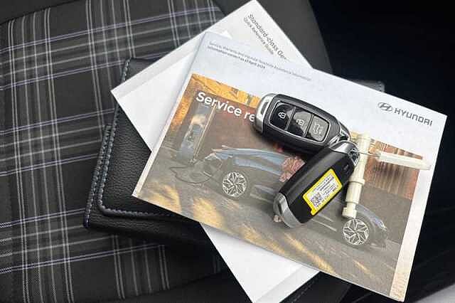 Hyundai i10 1.0 Premium Hatchback 5dr Petrol Auto Euro 6 (s/s) (63 ps)