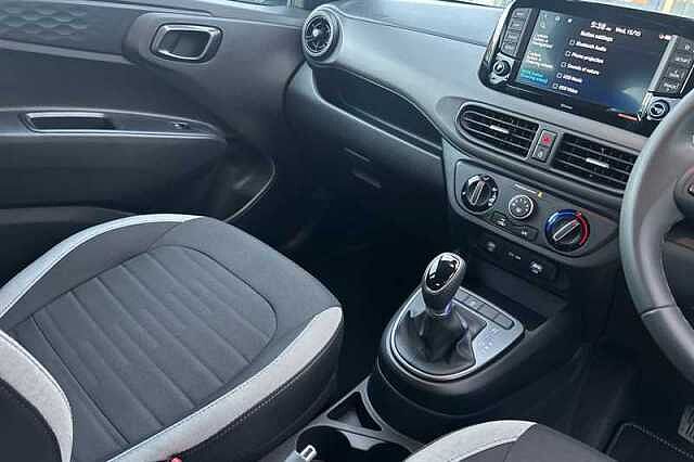 Hyundai i10 1.2 Advance Hatchback 5dr Petrol Auto Euro 6 (s/s) (79 ps)