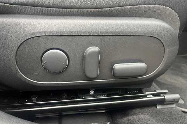 Hyundai KONA 1.6 h-GDi Ultimate SUV 5dr Petrol Hybrid DCT Euro 6 (s/s) (141 ps)