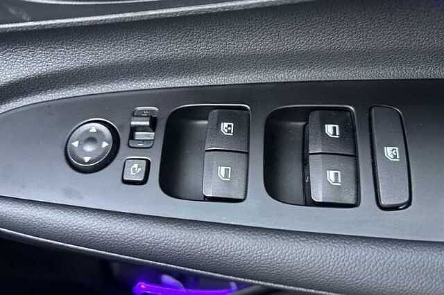 Hyundai i20 1.0 T-GDi Ultimate Hatchback 5dr Petrol DCT Euro 6 (s/s) (100 ps)