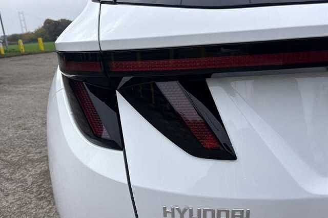 Hyundai TUCSON 1.6 T-GDi N Line S SUV 5dr Petrol Hybrid Auto Euro 6 (s/s) (215 ps) White