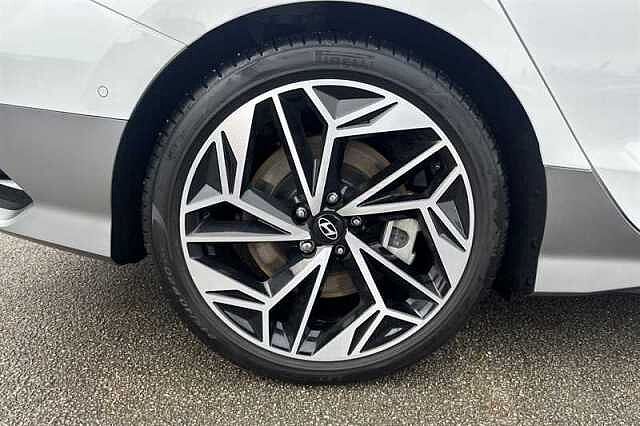 Hyundai IONIQ 6 77.4kWh Ultimate Saloon 4dr Electric Auto (228 ps)