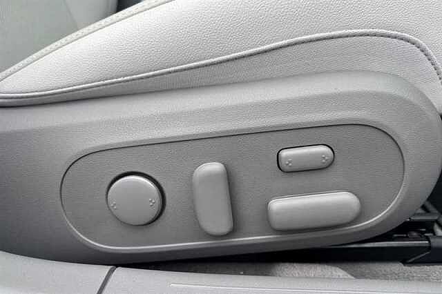 Hyundai IONIQ 6 77.4kWh Ultimate Saloon 4dr Electric Auto (228 ps)