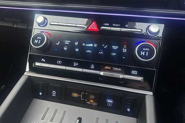 Hyundai SANTA FE 1.6 T-GDi 13.8kWh Calligraphy SUV 5dr Petrol Plug-in Hybrid Auto 4WD Euro 6 (s/s