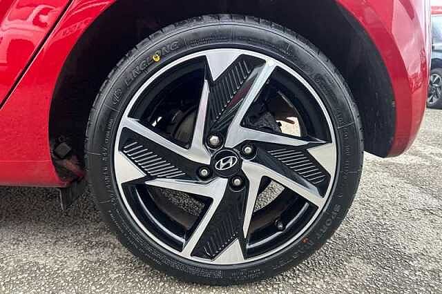 Hyundai i10 1.2 Premium Hatchback 5dr Petrol Manual Euro 6 (s/s) (84 ps)