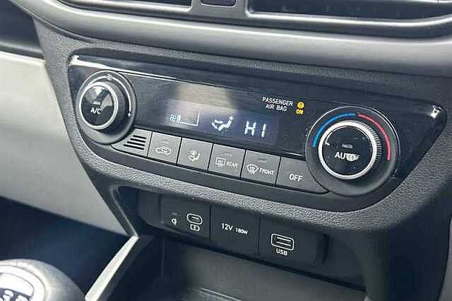 Hyundai i10 1.2 Premium Hatchback 5dr Petrol Manual Euro 6 (s/s) (84 ps)