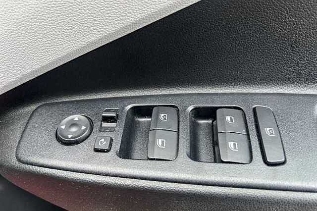 Hyundai i10 1.2 Premium Hatchback 5dr Petrol Manual Euro 6 (s/s) (84 ps)