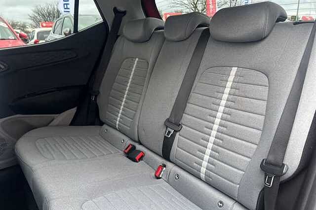 Hyundai i10 1.2 Premium Hatchback 5dr Petrol Manual Euro 6 (s/s) (84 ps)