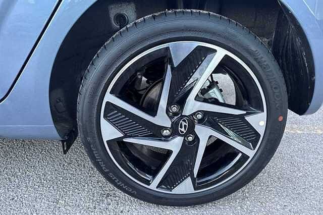 Hyundai i10 1.2 Premium Hatchback 5dr Petrol Auto Euro 6 (s/s) (79 ps)