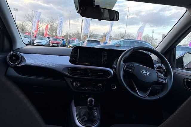 Hyundai i10 1.2 Premium Hatchback 5dr Petrol Auto Euro 6 (s/s) (79 ps)