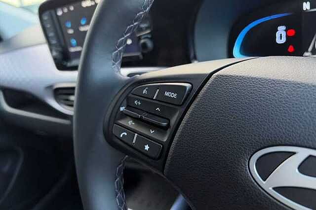 Hyundai i10 1.2 Premium Hatchback 5dr Petrol Auto Euro 6 (s/s) (79 ps)