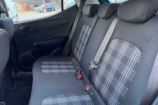 Hyundai i10 1.2 Premium Hatchback 5dr Petrol Auto Euro 6 (s/s) (79 ps)