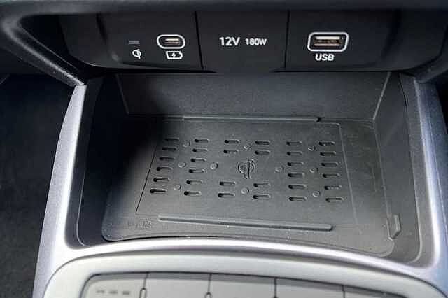 Hyundai i10 1.2 Premium Hatchback 5dr Petrol Auto Euro 6 (s/s) (79 ps)