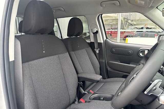 Hyundai INSTER Long Range 49kWh 02 SUV 5dr Electric Auto (115 ps) White