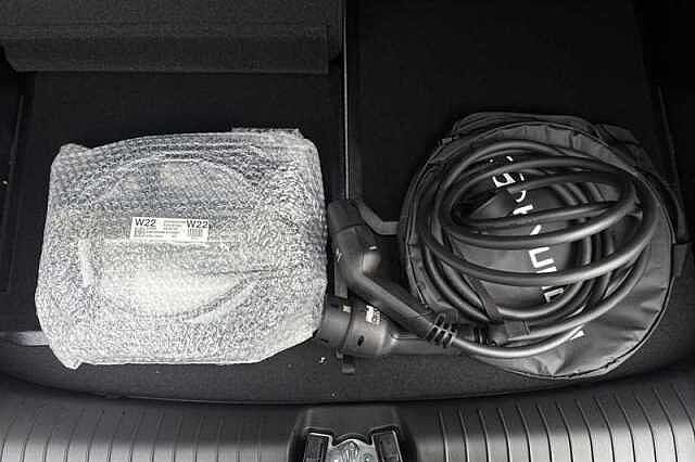 Hyundai INSTER Long Range 49kWh 02 SUV 5dr Electric Auto (115 ps) White