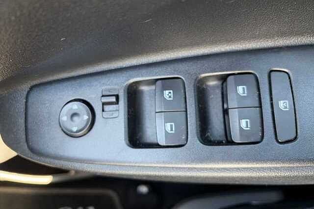 Hyundai i10 1.0 SE Hatchback 5dr Petrol Manual Euro 6 (s/s) (67 ps)