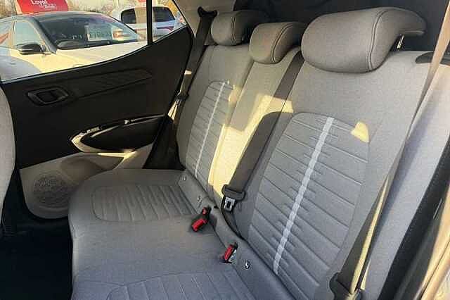 Hyundai i10 1.0 Premium Hatchback 5dr Petrol Manual Euro 6 (s/s) (67 ps)