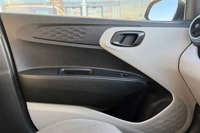 Hyundai i10 1.0 Premium Hatchback 5dr Petrol Manual Euro 6 (s/s) (67 ps)