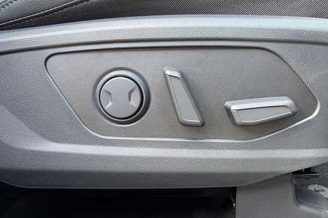 Hyundai TUCSON 1.6T Ultimate SUV 5dr Petrol Hybrid Auto Euro 6 (s/s) (239 ps) Grey