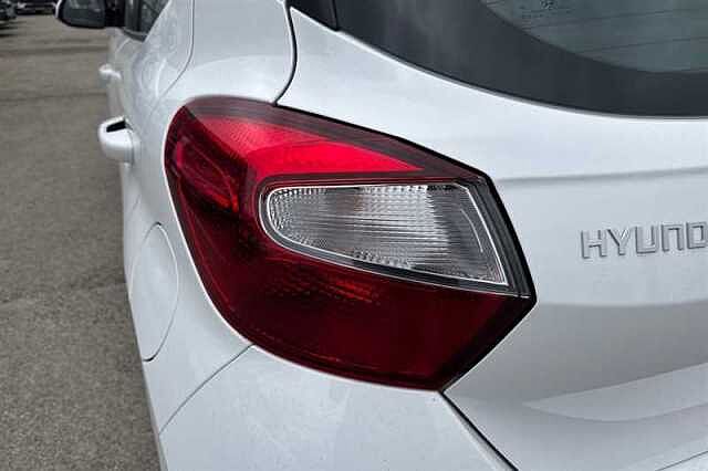 Hyundai i10 1.0 Advance Hatchback 5dr Petrol Auto Euro 6 (s/s) (67 ps)