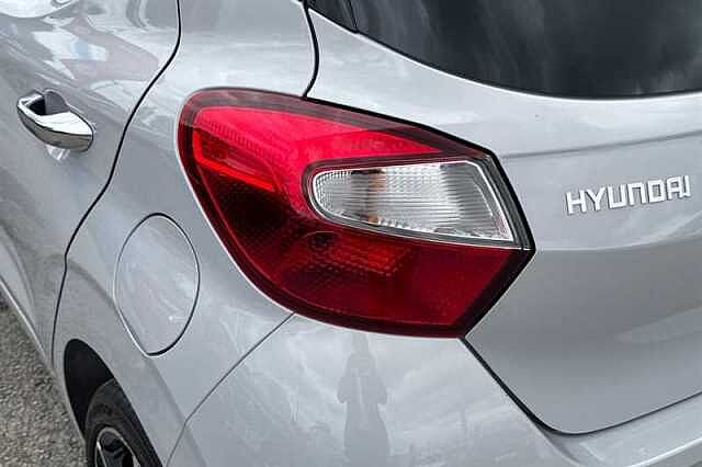 Hyundai I10 1.2 Premium Hatchback 5dr Petrol Auto Euro 6 (s/s) (79 ps)
