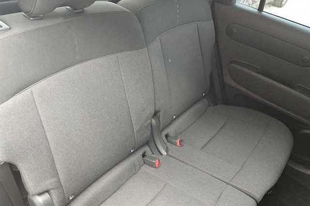 Hyundai INSTER Long Range 49kWh 02 SUV 5dr Electric Auto (115 ps) Yellow