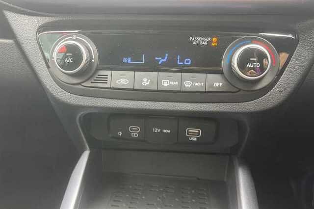 Hyundai i10 1.2 Premium Hatchback 5dr Petrol Auto Euro 6 (s/s) (79 ps)