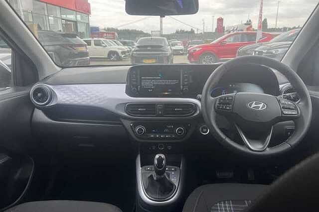 Hyundai I10 1.2 Premium Hatchback 5dr Petrol Auto Euro 6 (s/s) (79 ps) Black