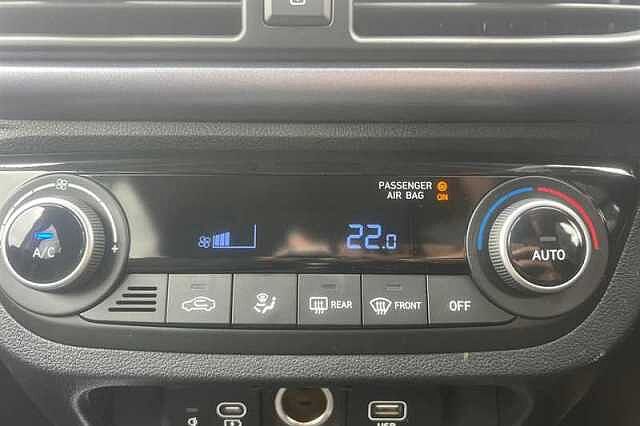 Hyundai I10 1.2 Premium Hatchback 5dr Petrol Auto Euro 6 (s/s) (79 ps) Black