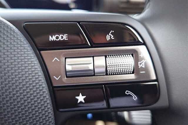 Hyundai INSTER Long Range 49kWh 02 SUV 5dr Electric Auto (115 ps) White