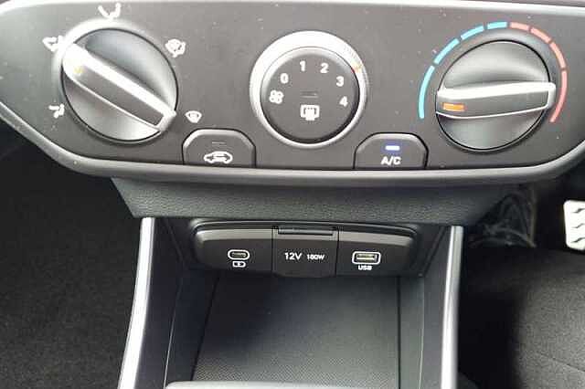 Hyundai BAYON 1.0 T-GDi Black Line SUV 5dr Petrol DCT Euro 6 (s/s) (90 ps)