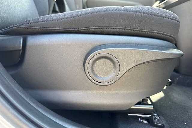 Hyundai INSTER Long Range 49kWh 02 SUV 5dr Electric Auto (115 ps) White