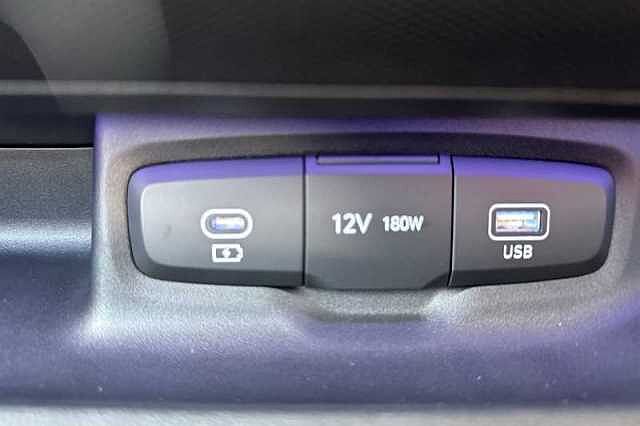 Hyundai INSTER Long Range 49kWh 02 SUV 5dr Electric Auto (115 ps) White