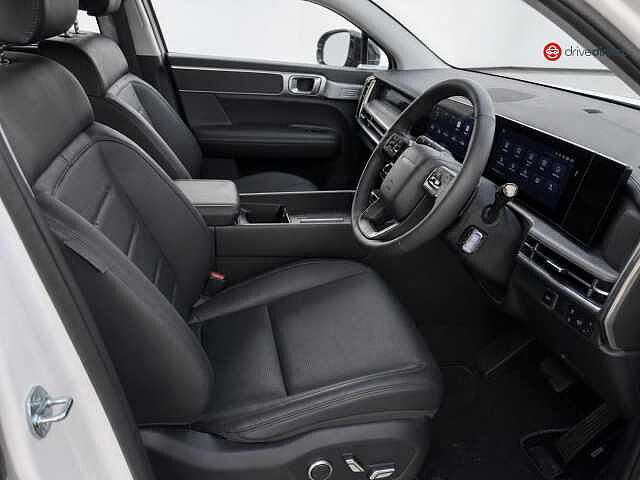 Hyundai SANTA FE 1.6 T-GDi 13.8kWh Premium SUV 5dr Petrol Plug-in Hybrid Auto 4WD Euro 6 (s/s) (7 White