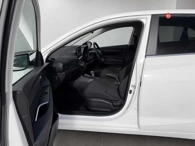 Hyundai I20 1.0 T-GDi Tech Line Hatchback 5dr Petrol DCT Euro 6 (s/s) (90 ps) White