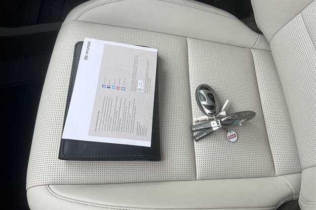 Hyundai SANTA FE 1.6 h T-GDi Ultimate SUV 5dr Petrol Hybrid Auto Euro 6 (s/s) (7Seat) (215 ps) Grey