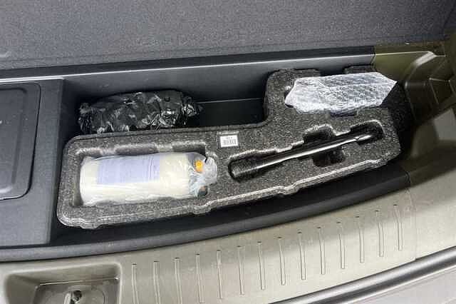 Hyundai SANTA FE 1.6 h T-GDi Ultimate SUV 5dr Petrol Hybrid Auto Euro 6 (s/s) (7Seat) (215 ps) Grey